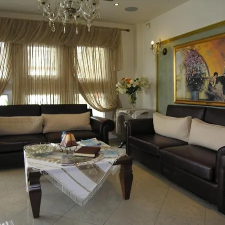 فندق Filippos نيا موذانيا