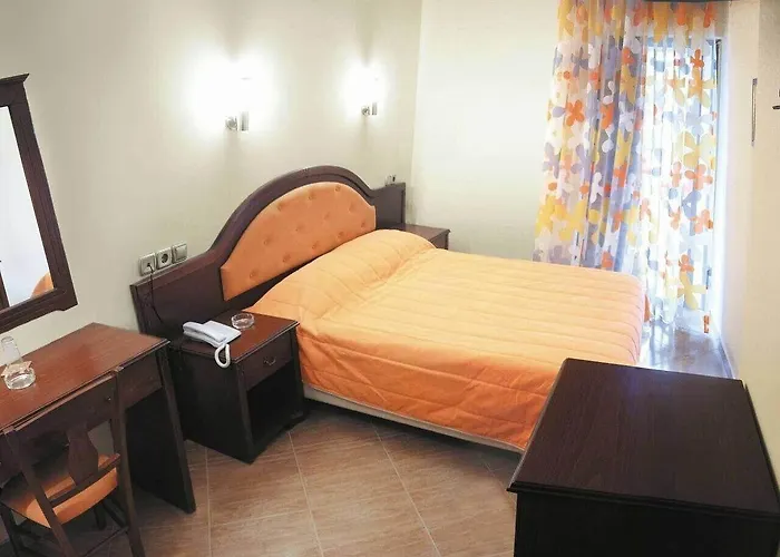 Filippos Отель Неа-Муданья