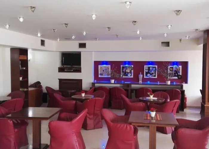 Filippos Отель Неа-Муданья