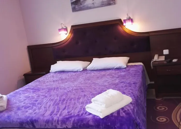 Filippos Отель Неа-Муданья