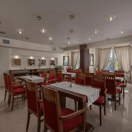 Filippos 2* نيا موذانيا