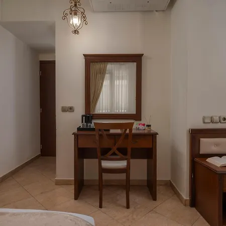 Filippos 2* نيا موذانيا